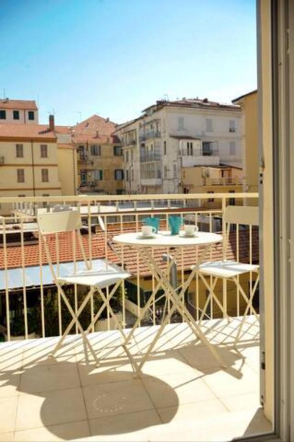 Narciso Centralissimo سانريمو المظهر الخارجي الصورة